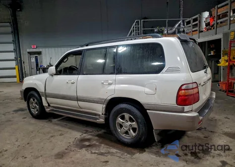 2002 Toyota Land Cruiser z USA, uszkodzony, nr VIN JTEHT05J422029211